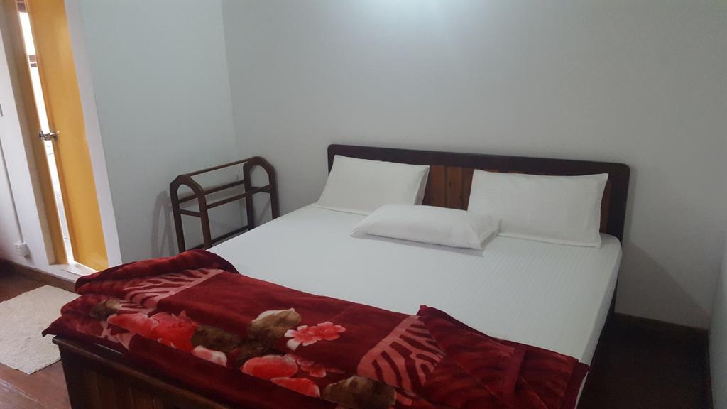 Eranga Guest Hotel Nuwara Eliya Buitenkant foto